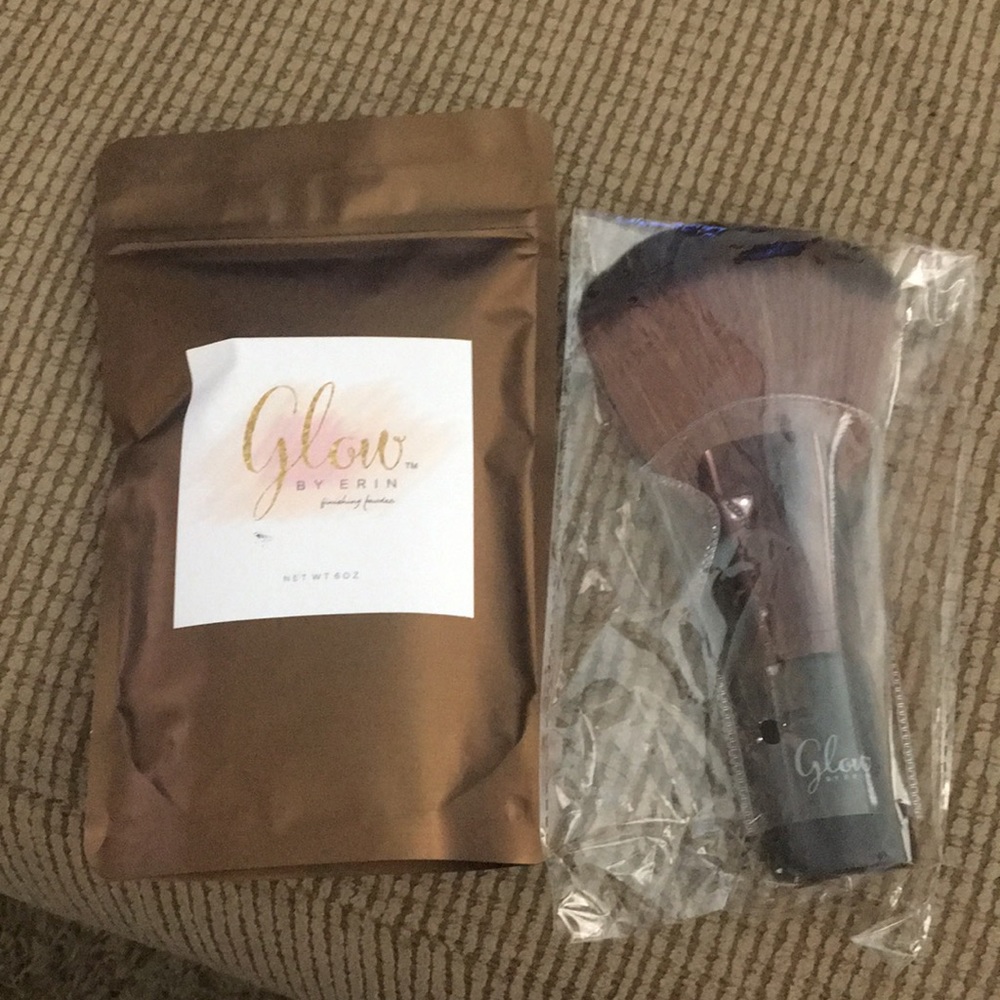 Glow by Erin finishing powder and brush